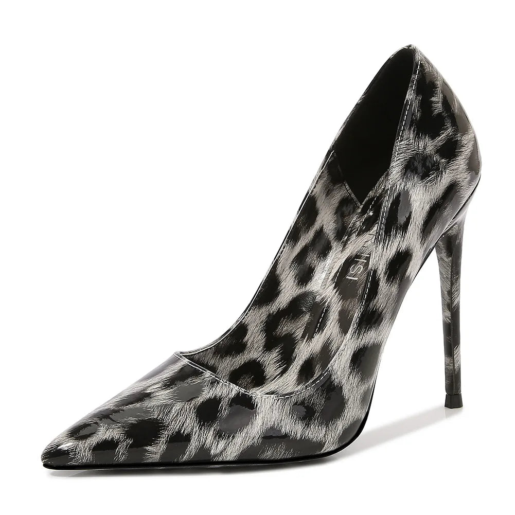black-and-white-leopard-print-pumps
