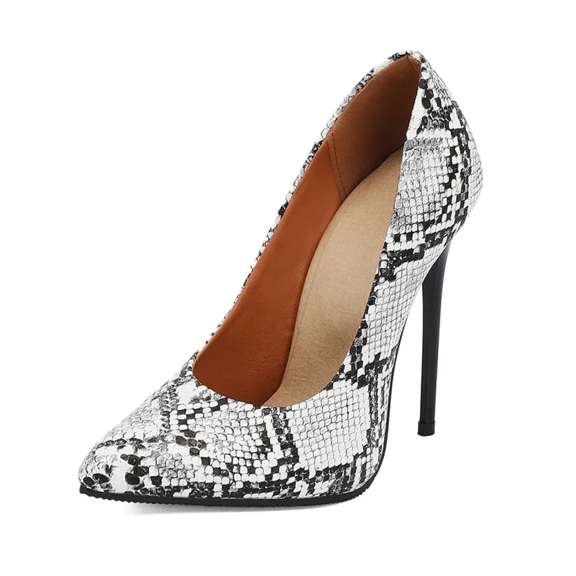 black-and-white-snake-print-heels
