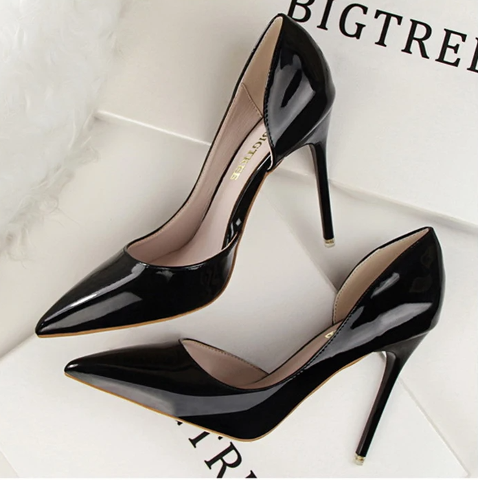 black-dorsay-heels-side