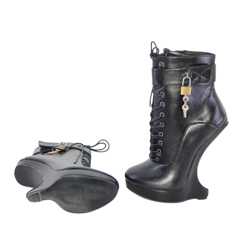 black-heelless-locking-boots-bottom