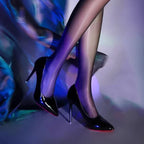 black-high-heels-with-red-bottoms-model