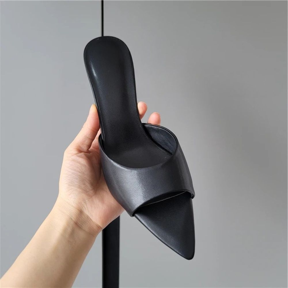 black-leather-pointed-toe-mules