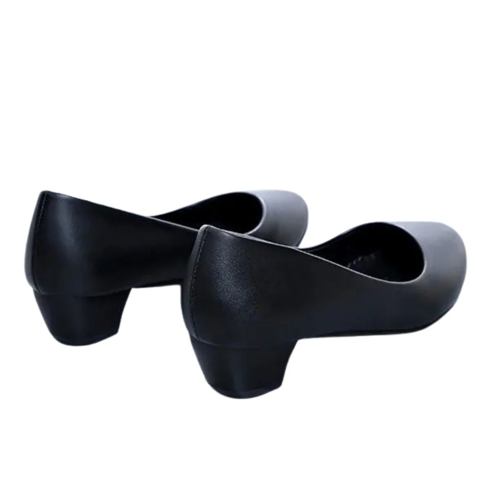black-low-heel-round-toe-pumps-back-pair