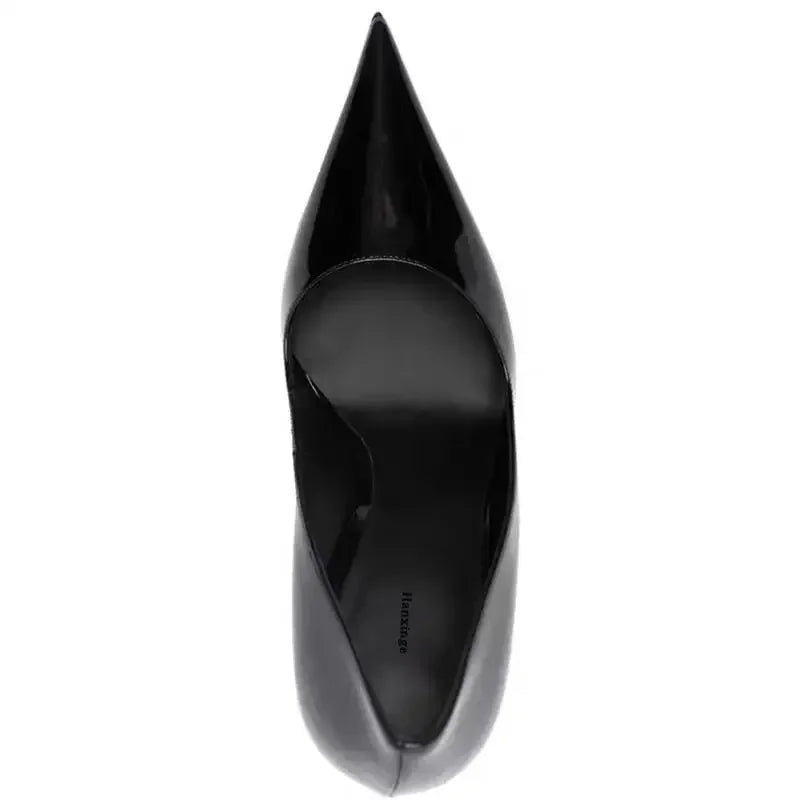 black-pumps-with-metal-heel-top