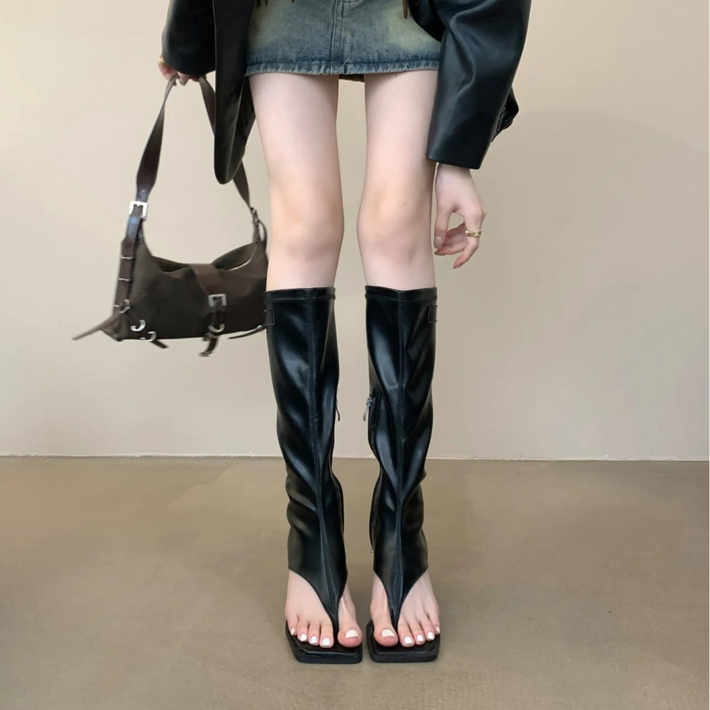 black-thong-heel-boots-front