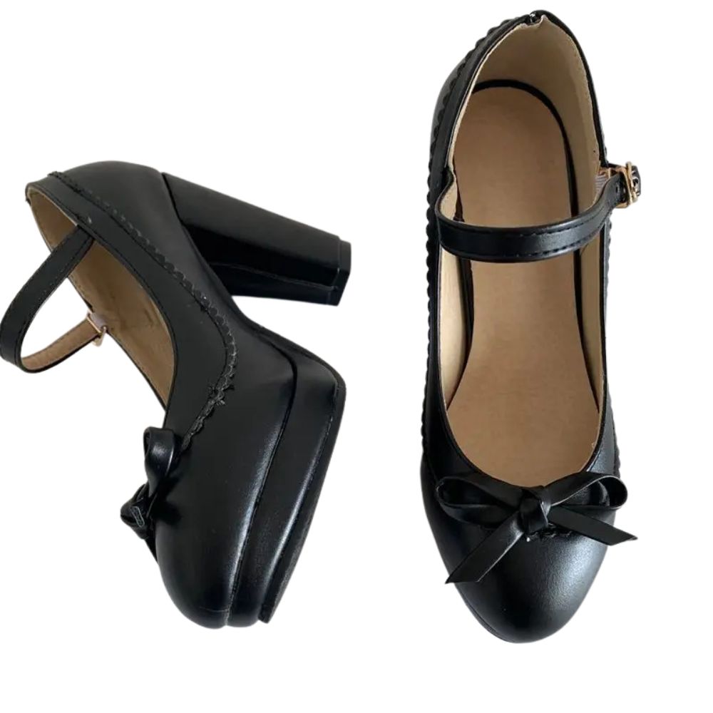black-vintage-high-heels-side