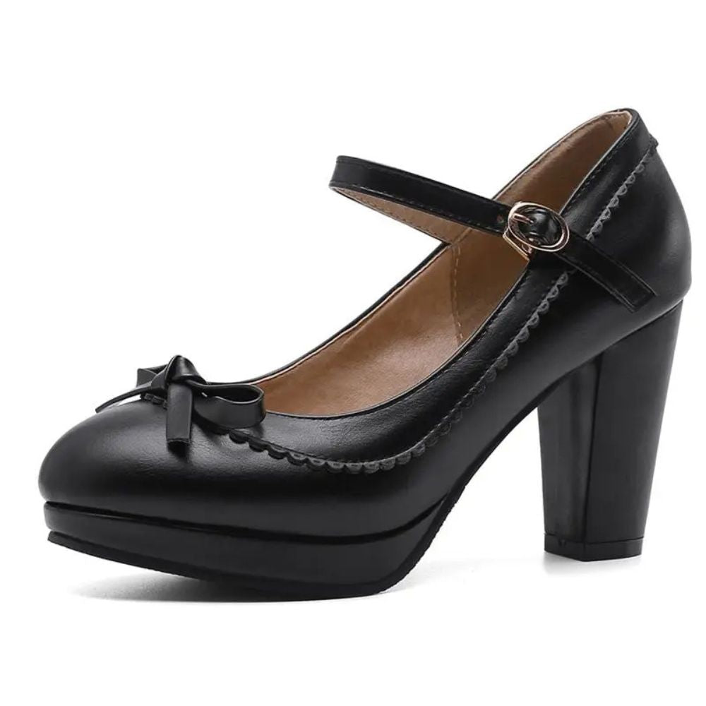 black-vintage-high-heels