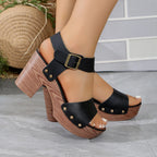 blak-sandals-with-wooden-heels-faux-wood-walk-side