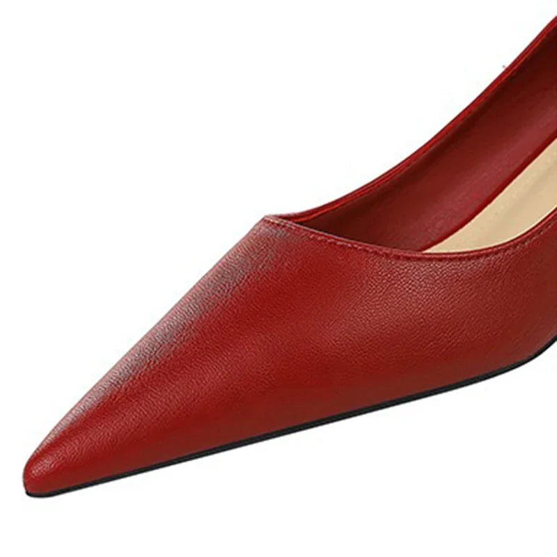 burgundy-kitten-heel-pumps-toe