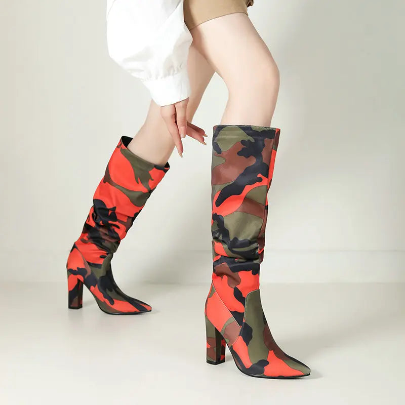 camo-high-heel-boots-orange-details-model