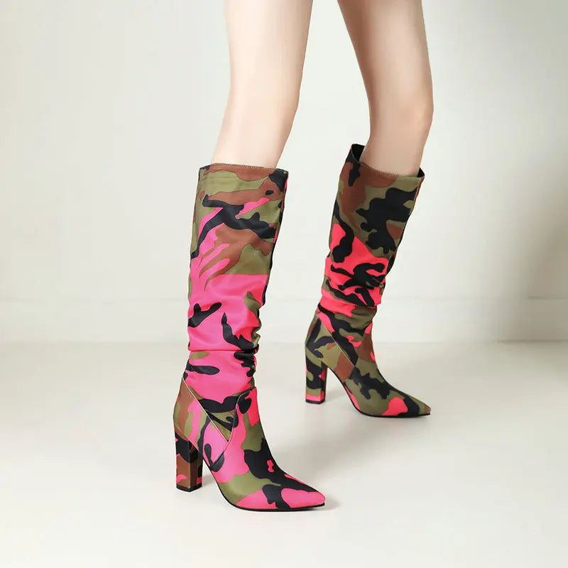 camo-high-heel-boots-pink-details-model