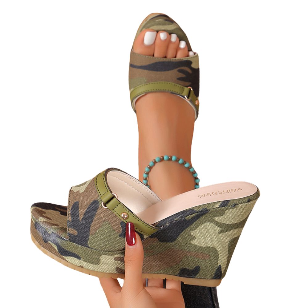 camouflage-wedge-sandals-pair
