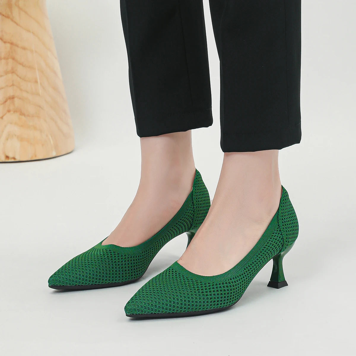 crochet-kitten-heels-green-model