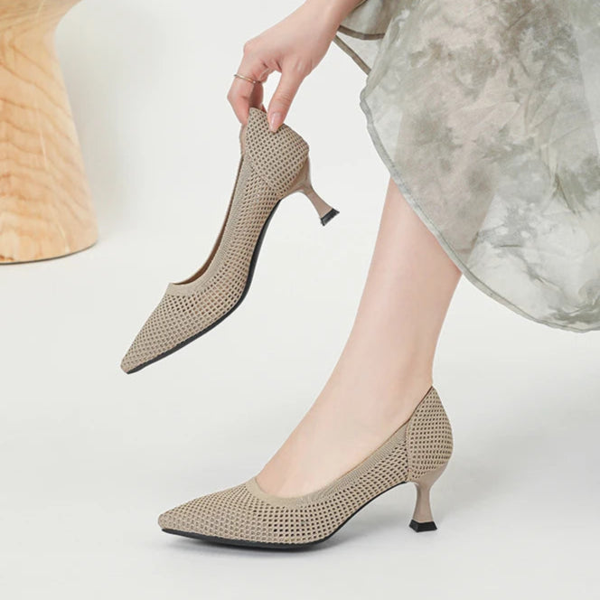 crochet-kitten-heels-grey-model