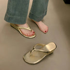 gold-wedge-flip-flops-scene