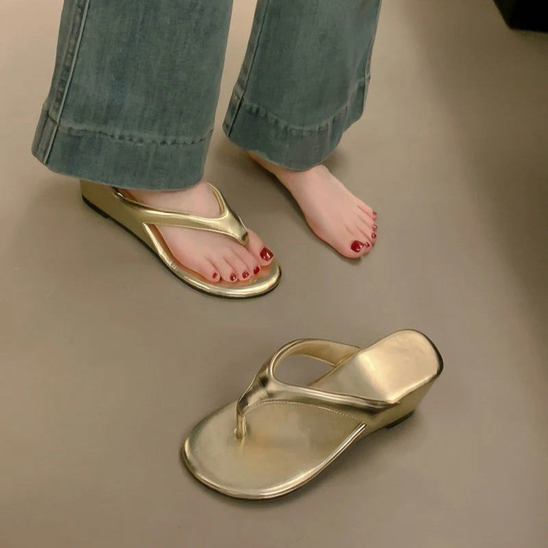 gold-wedge-flip-flops-scene