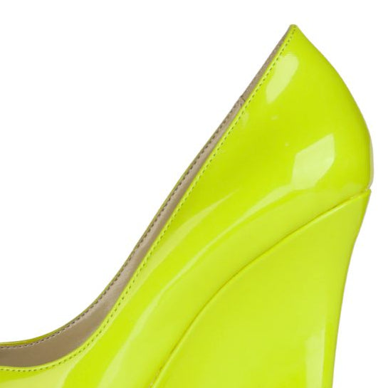lime-green-wedges-pumps-closeup