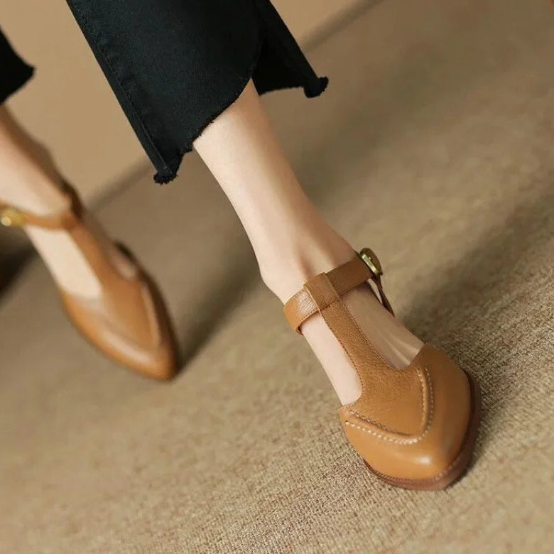 t-strap-vintage-heels-model