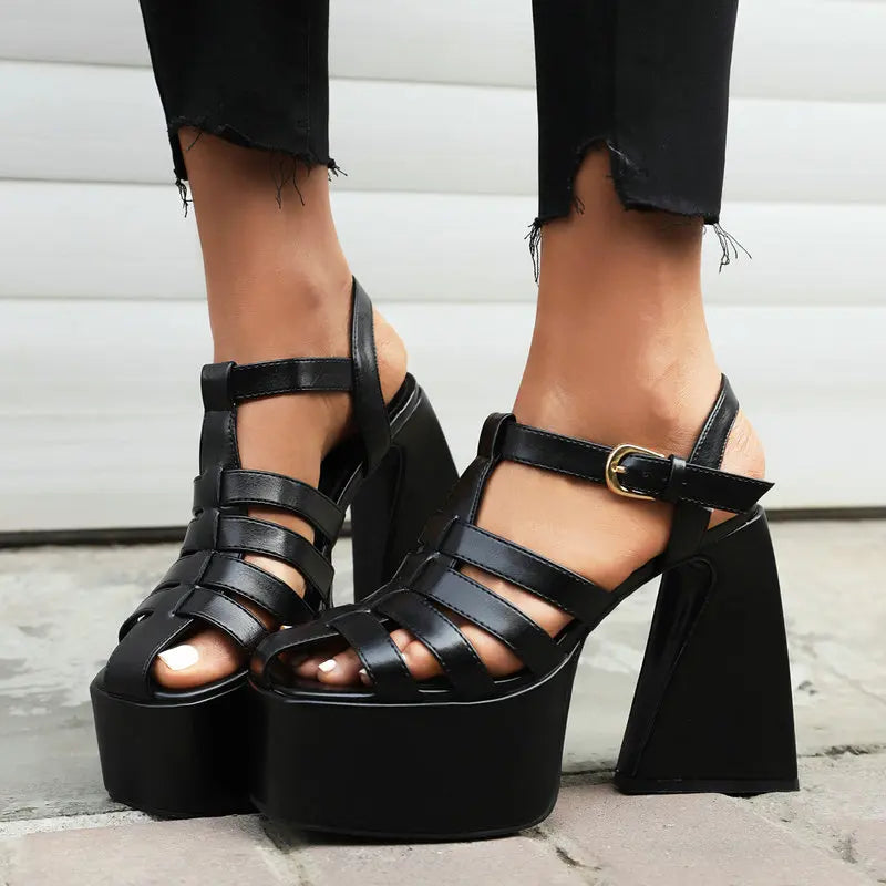 traingle-heel-gladiator-sandals-black-standing