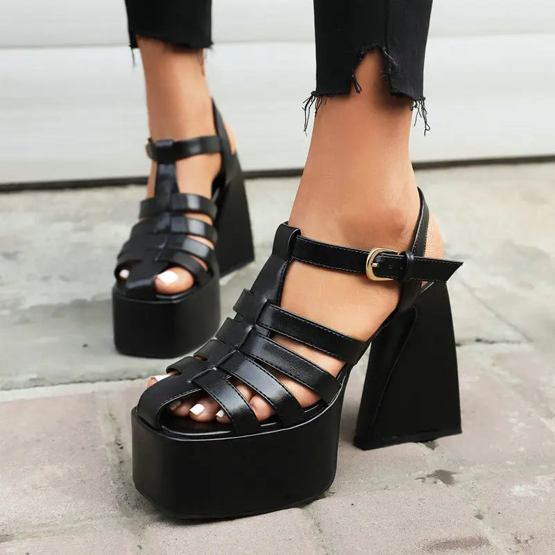 traingle-heel-gladiator-sandals-black-woman