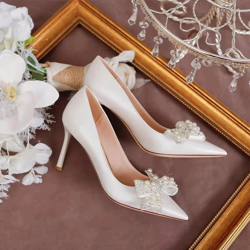 white-wedding-heels-with-bow-side