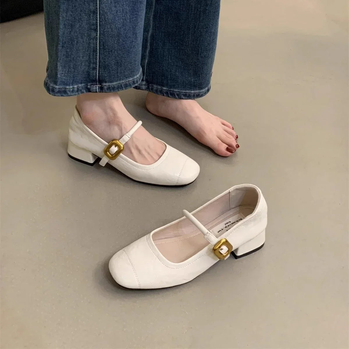womens-summer-low-heel-vintage-mary-jane-shoes-pair-woman