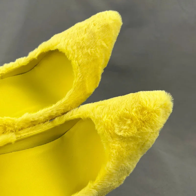 yellow-fur-heels-toe